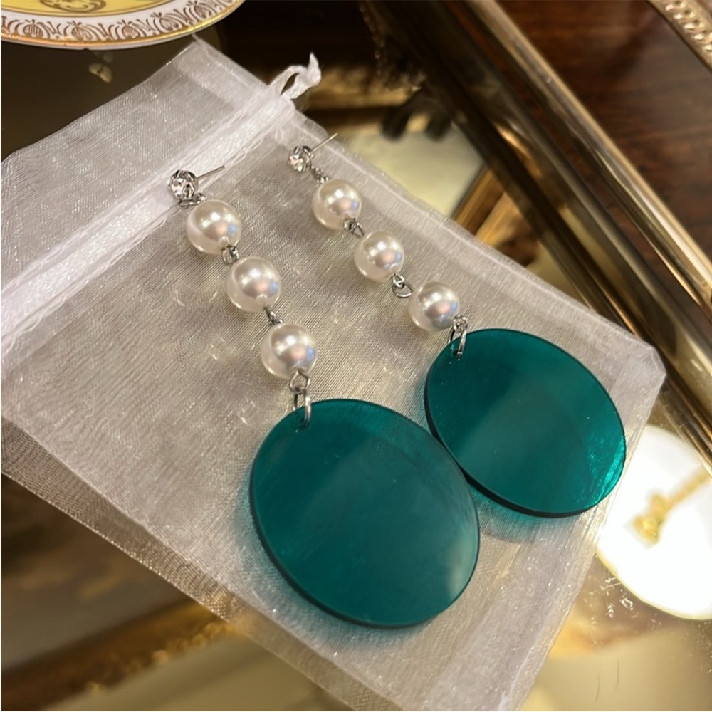 Emerald Pearl DropEarrings
